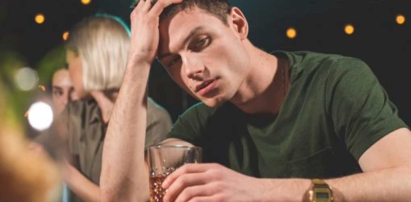 Por que os jovens bebem e o que fazer para evitar que isso aconteça?