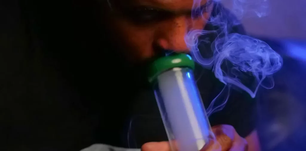 Como fica quem fuma K9 8 ccf6dee50b4b7a87142d2e77a4ebb16b