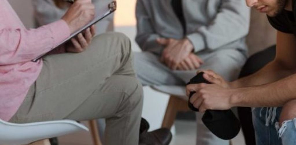 Narcóticos anônimos: o que é e como eles ajudam os dependentes químicos! 2 ee954be4af6d83f9e79649411faaf150
