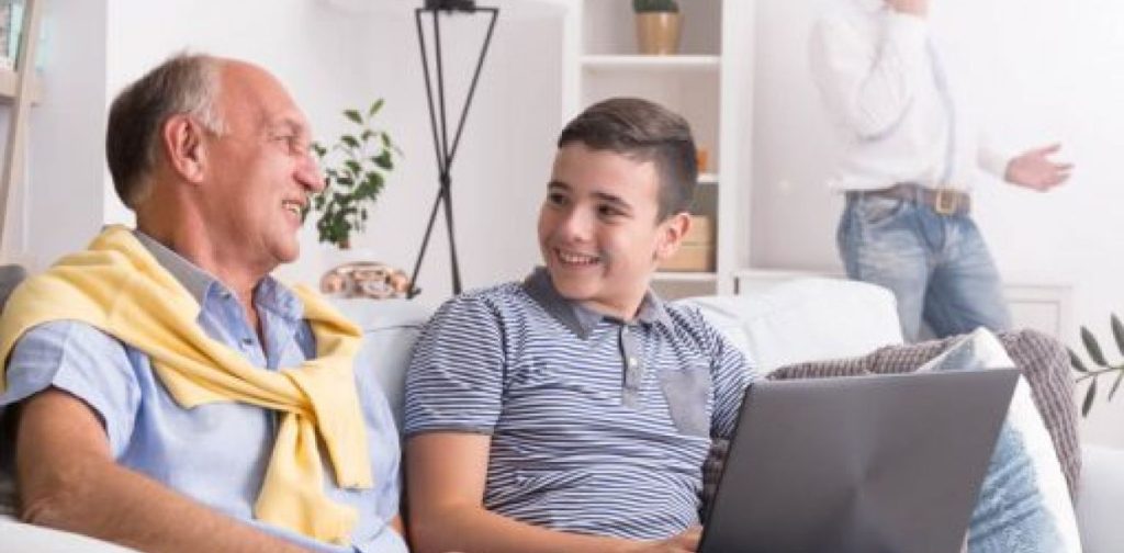 Como a família pode ajudar na prevenção do uso de drogas? 4 f76bb3be08197c4cb4f1d471af7f7862